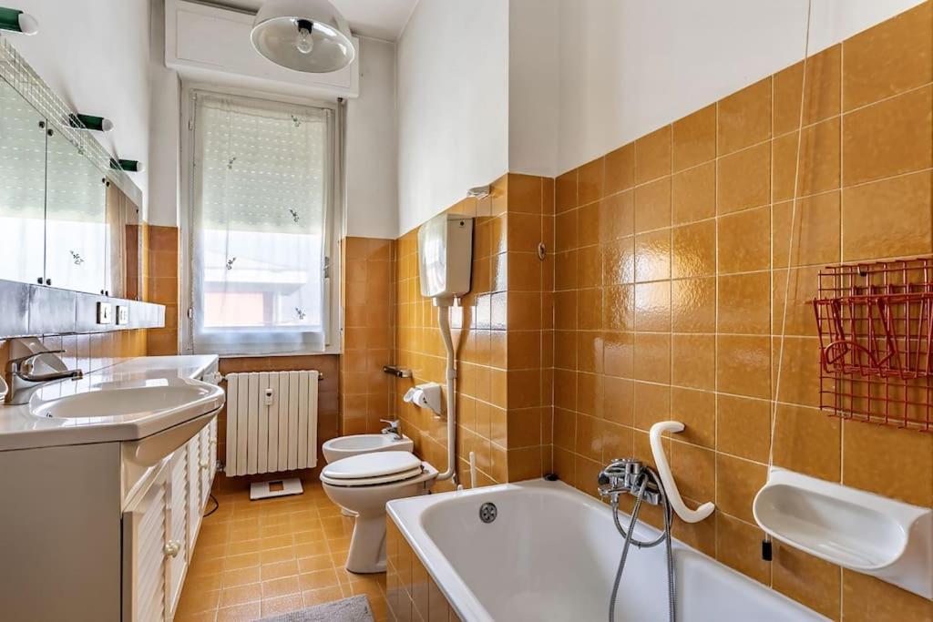 Attico Montiglio - Panorama-Wifi Apartment Collebeato Luaran gambar